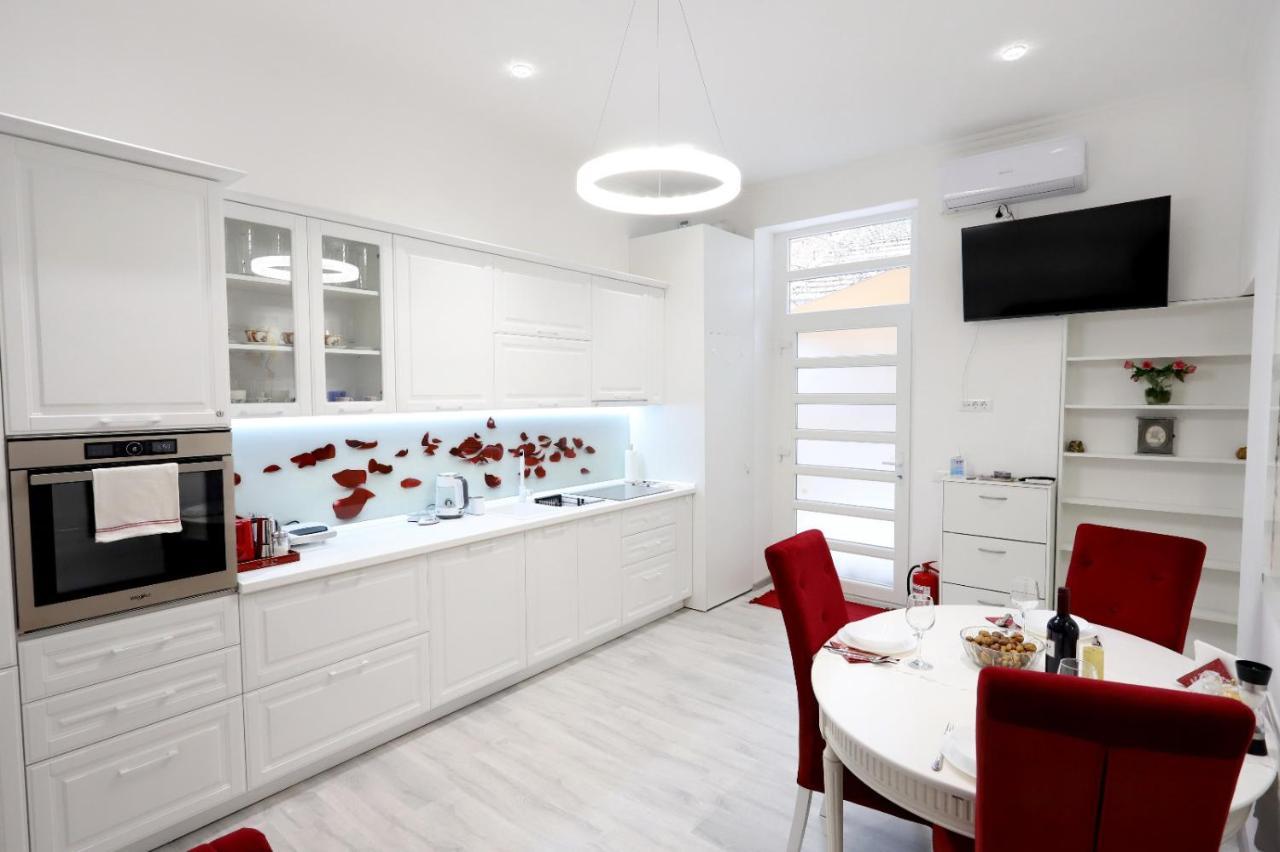 Central Luxury Apartments 오라데아 외부 사진
