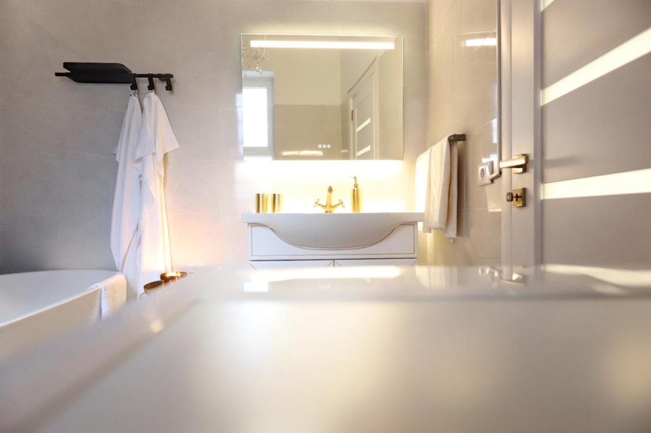 Central Luxury Apartments 오라데아 외부 사진