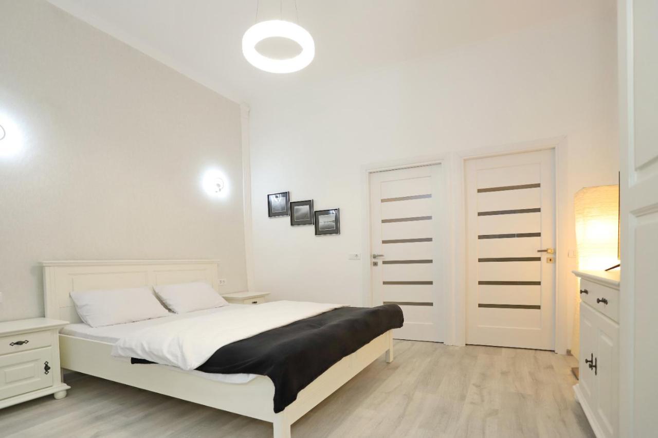 Central Luxury Apartments 오라데아 외부 사진
