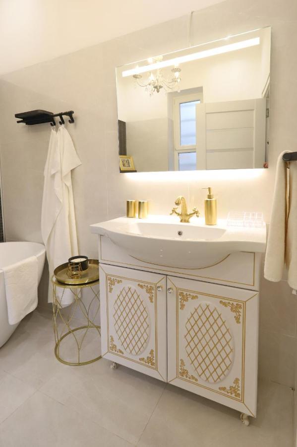 Central Luxury Apartments 오라데아 외부 사진